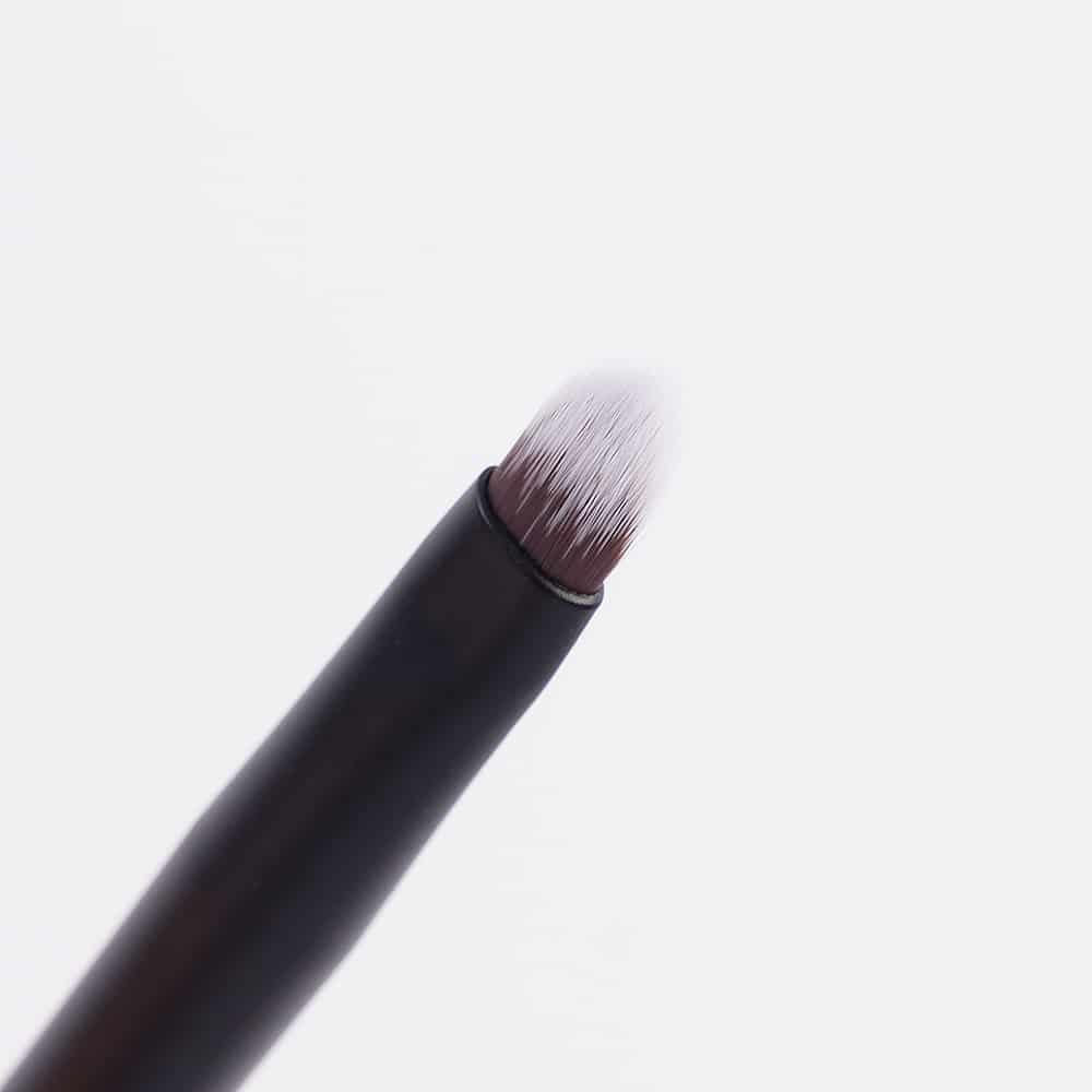 Pinceau à lèvres de précision Brushworks n° 27 – Image 4